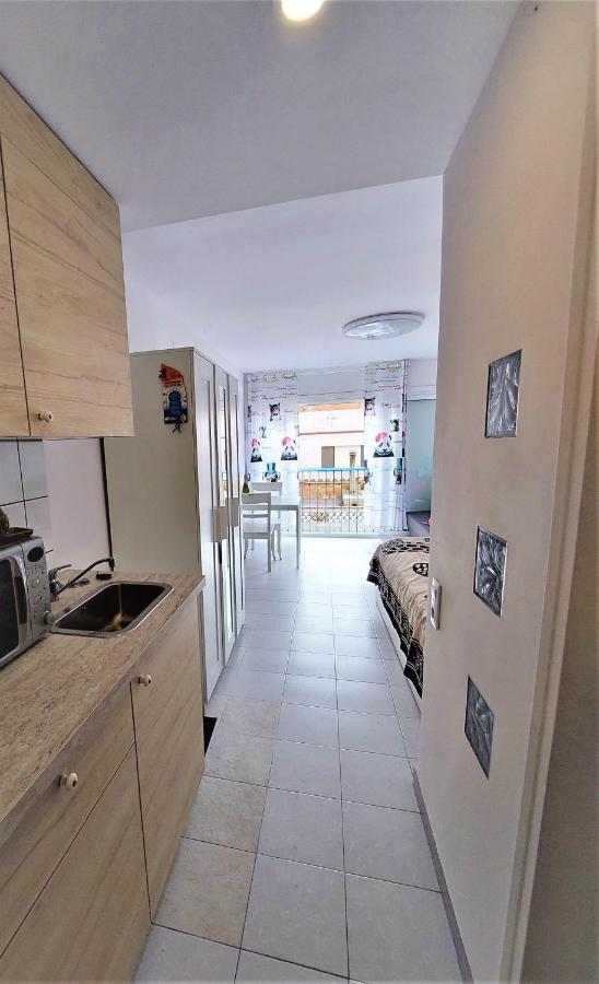 Apartamento En El Mar Roses Ngoại thất bức ảnh