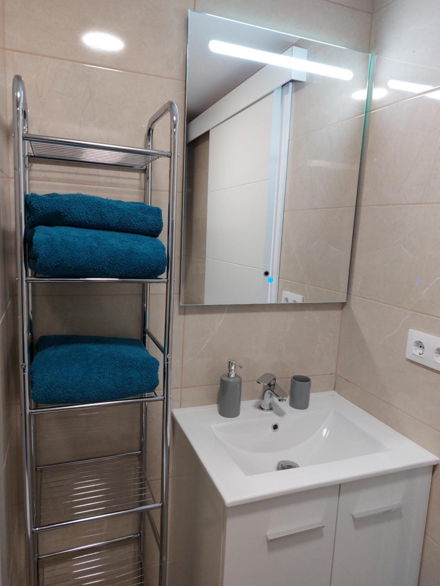 Apartamento En El Mar Roses Ngoại thất bức ảnh